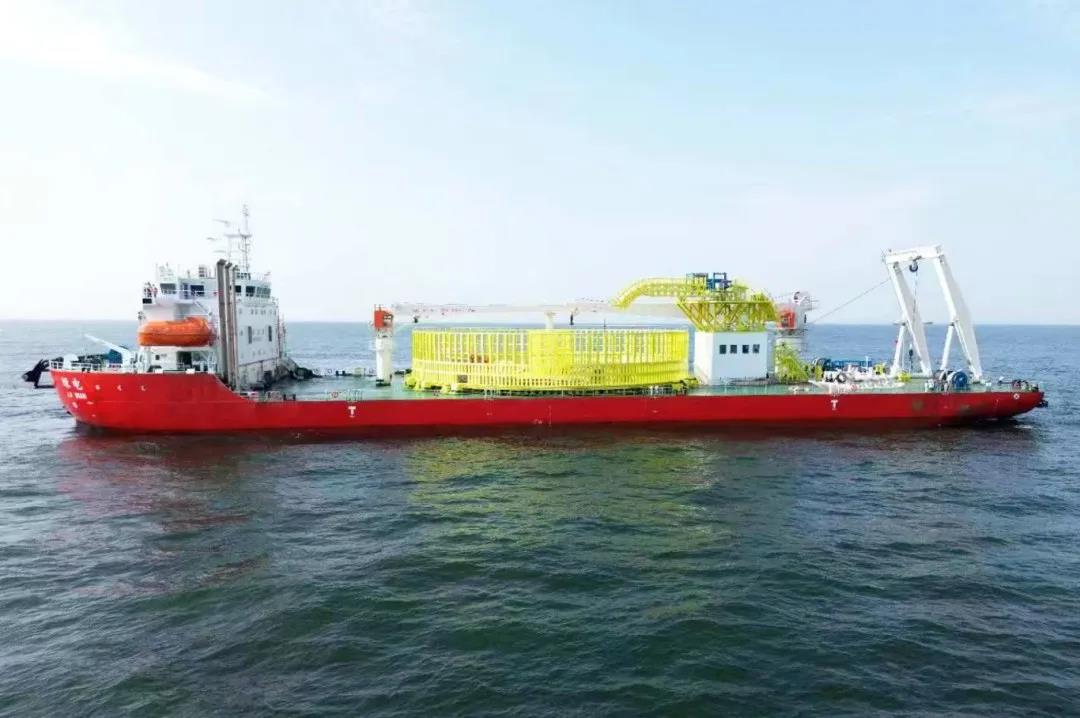 国产最大载缆量铺缆船“绿电”轮正式入列中交疏浚